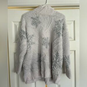 Used Torrid Vegan Cashmere snowflake sweater size 00